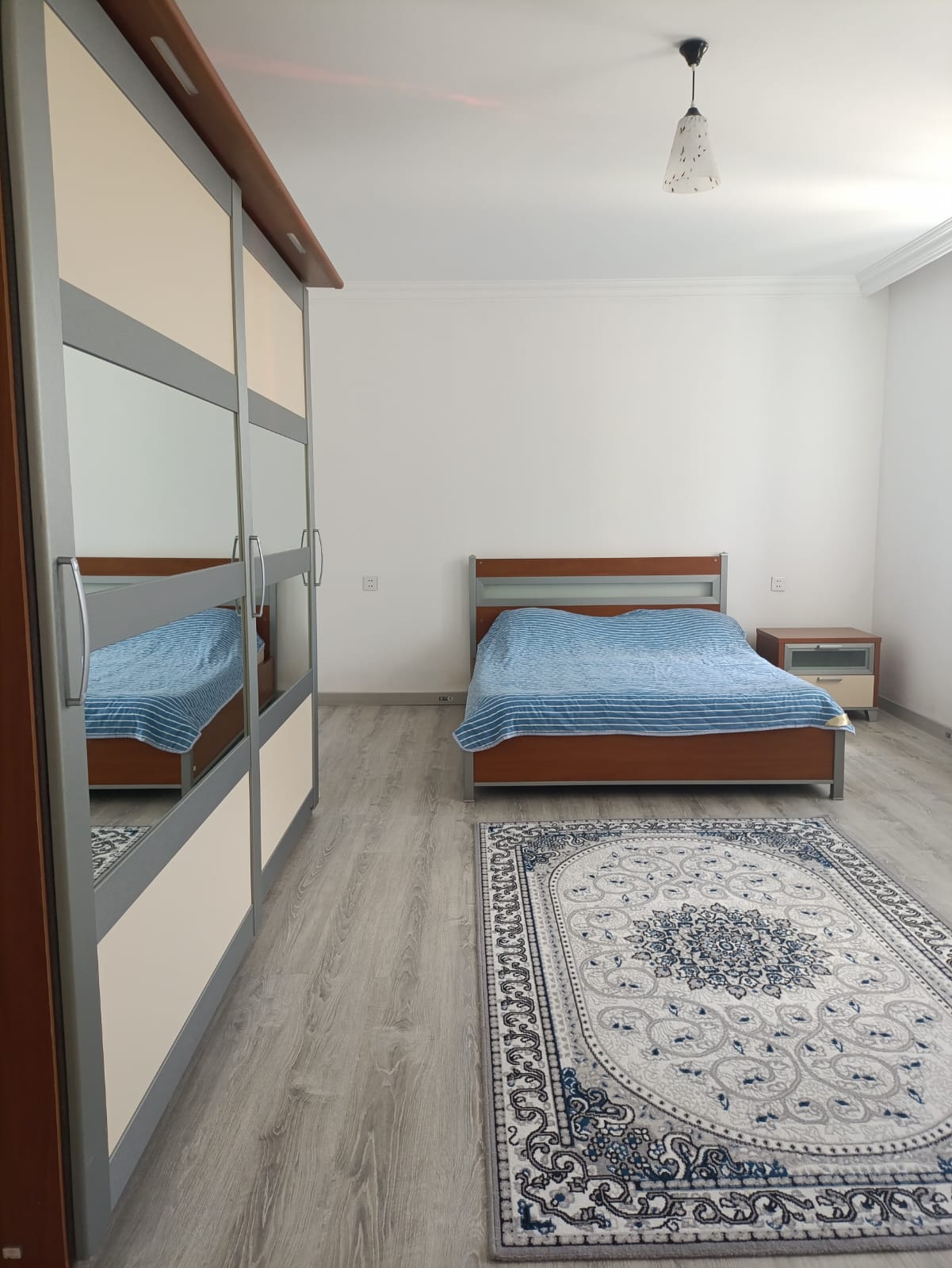 Laçın şəhərində kirayə ev 🏠🇦🇿 📍 Laçın şəhərinin mərkəzində 3 otaqlı, tam şəraitli kirayə ev verilir. ✅ 3 otaq ✅ Samovar ✅ Manqal ✅ Paltaryuyan ✅ Soyuducu ✅ Bütün lazımi məişət şəraiti ✅ Mərkəzdə y - Şəkil 10