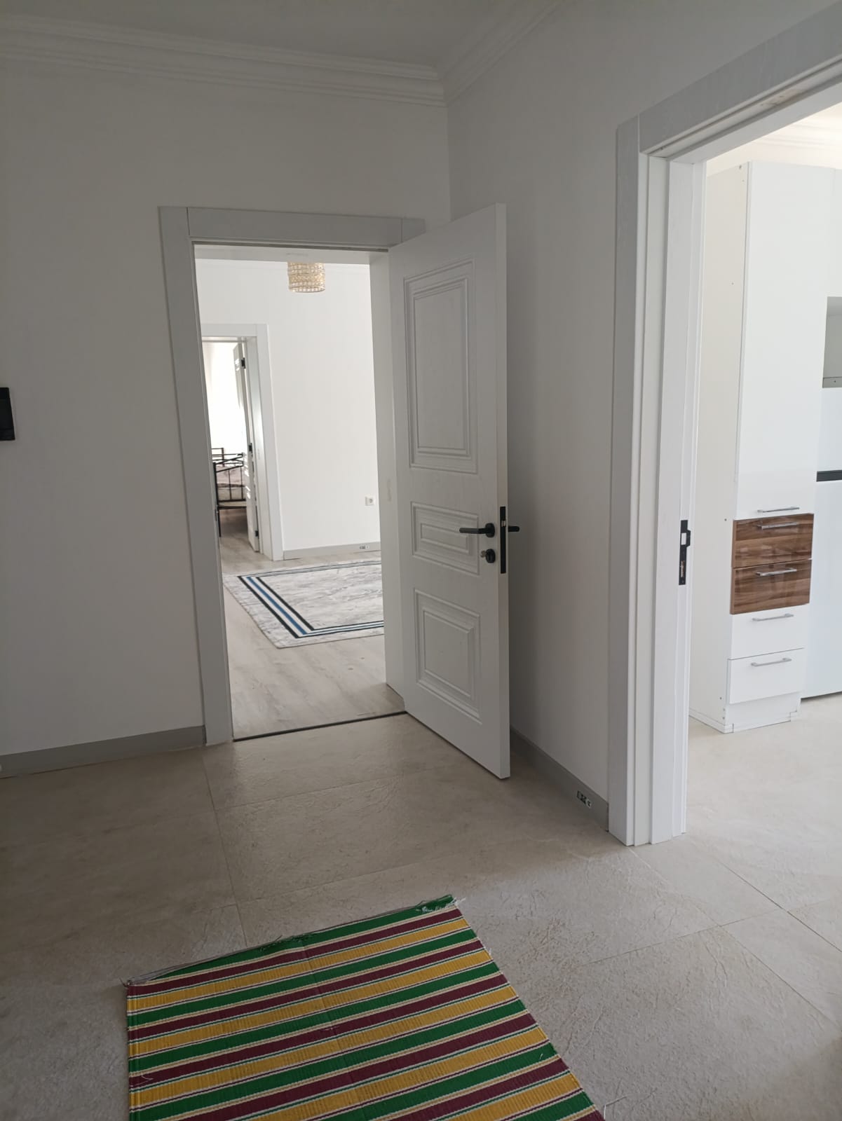 Laçın şəhərində kirayə ev 🏠🇦🇿 📍 Laçın şəhərinin mərkəzində 3 otaqlı, tam şəraitli kirayə ev verilir. ✅ 3 otaq ✅ Samovar ✅ Manqal ✅ Paltaryuyan ✅ Soyuducu ✅ Bütün lazımi məişət şəraiti ✅ Mərkəzdə y - Şəkil 8