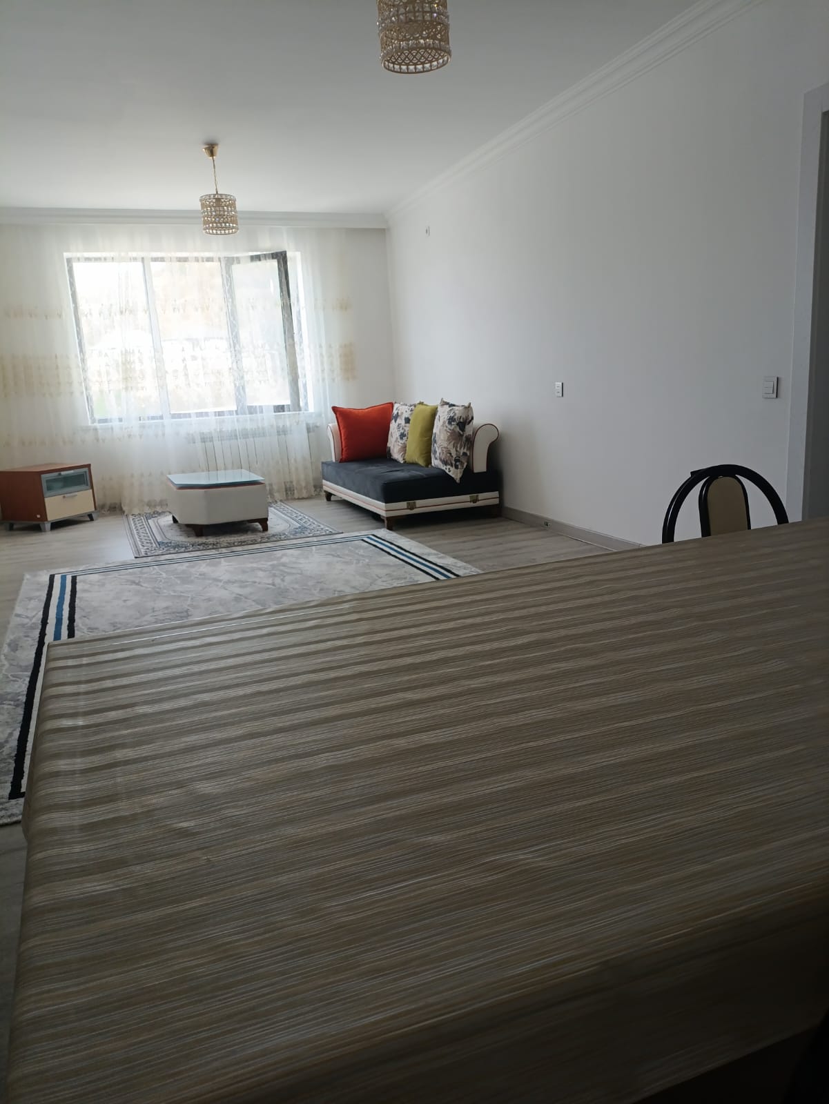 Laçın şəhərində kirayə ev 🏠🇦🇿 📍 Laçın şəhərinin mərkəzində 3 otaqlı, tam şəraitli kirayə ev verilir. ✅ 3 otaq ✅ Samovar ✅ Manqal ✅ Paltaryuyan ✅ Soyuducu ✅ Bütün lazımi məişət şəraiti ✅ Mərkəzdə y - Şəkil 5