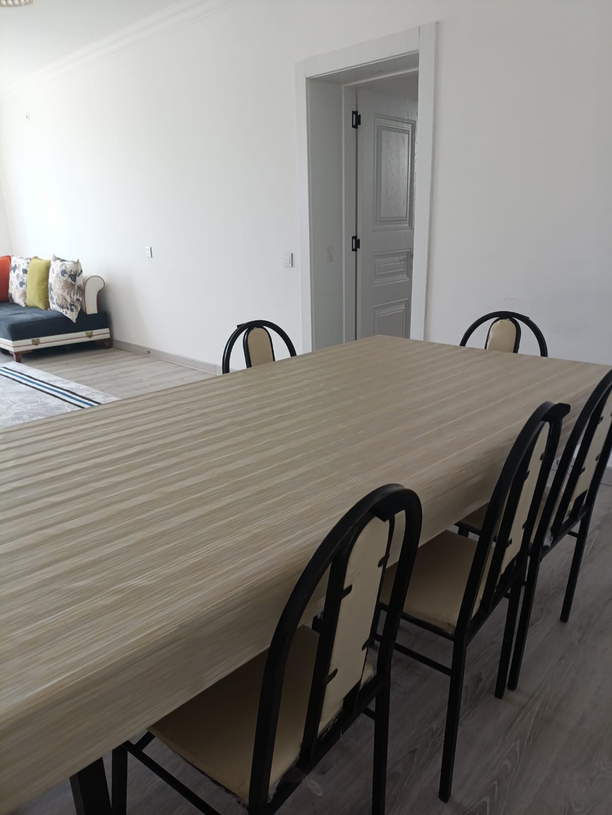 Laçın şəhərində kirayə ev 🏠🇦🇿 📍 Laçın şəhərinin mərkəzində 3 otaqlı, tam şəraitli kirayə ev verilir. ✅ 3 otaq ✅ Samovar ✅ Manqal ✅ Paltaryuyan ✅ Soyuducu ✅ Bütün lazımi məişət şəraiti ✅ Mərkəzdə y - Şəkil 4