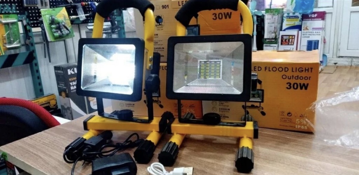PROJEKTOR 30W gücündedir 🔹️ 3 eded akumlator batareykasından ibaret