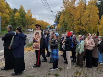 По красноярскому Академгородку прошел крестный ход с молитвой о восстановлении мира