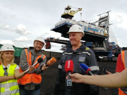 Владимир Демидов поздравил шахтеров с профессиональным праздником и юбилеем предприятия