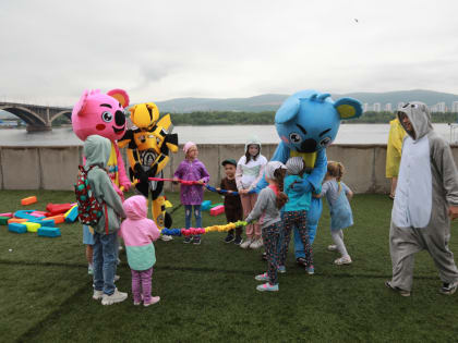 Сегодня в Красноярске все берега были «ЯРкими»