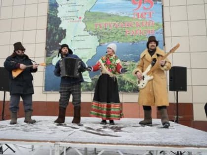 Весело и дружно жители Туруханска отметили масленицу