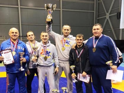 Ветераны греко-римской борьбы завоевали серебро кубка России для Красноярского края