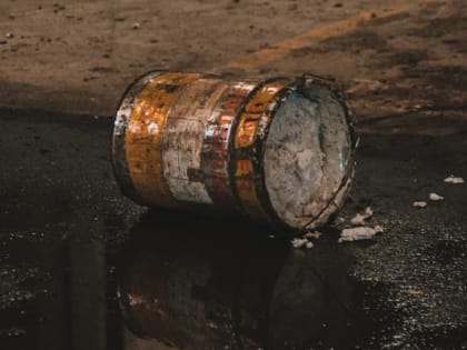 Дисконт российской нефти приблизился к 50%. Россия готовится сократить добычу?