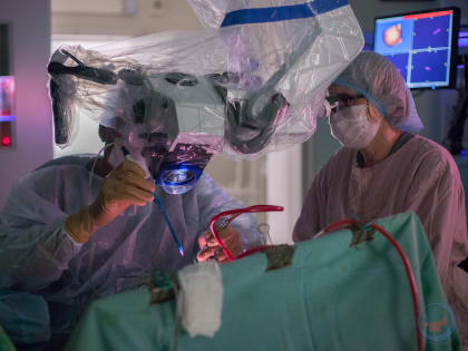 В Красноярске роботы-микроскопы будут помогать делать операции на мозге и сердце
