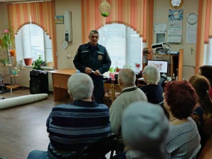 Боготольские пожарные встречаются с жителями города