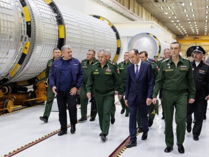 Министр обороны Сергей Шойгу проверил, как "Красмаш" делает ракеты "Сармат"