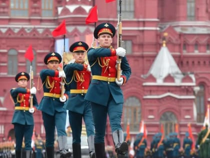 Кремль объявил аккредитацию СМИ на парад на Красной площади 9 мая к 77-летию победы