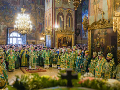 Епископ Агафангел сослужил Святейшему Патриарху Кириллу в Свято-Троицкой Сергиевой лавре