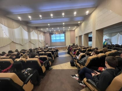 Волонтеры – медики провели занятия в рамках проекта «Равный обучает равного»