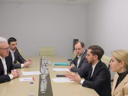 Александр Усс обсудил направления сотрудничества с руководством Российского общества «Знание»