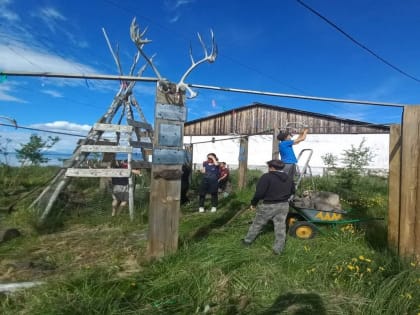 В Хантайском Озере обновили эвенкийскую этноплощадку