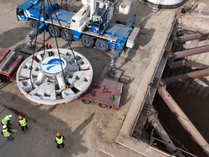 В Красноярск из Москвы доставили тоннелепроходческий комплекс для строительства метро