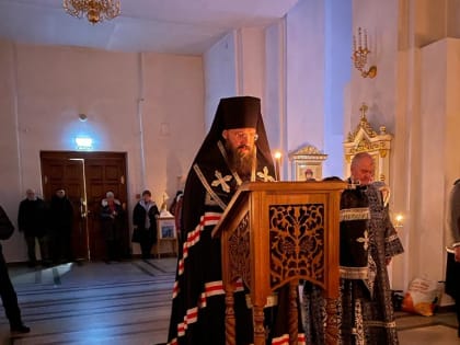 В понедельник первой седмицы Великого поста епископ Агафангел совершил повечерие с чтением Великого канона прп. Андрея Критского в кафедральном соборе города Норильска