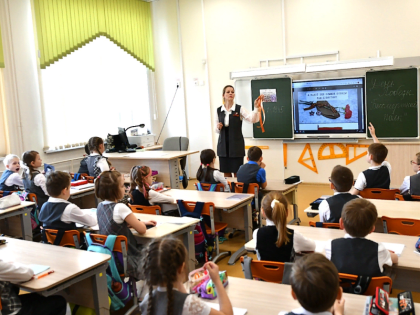 Бывший губернатор Кузбасса: «Искусственному интеллекту работа учителя не под силу»