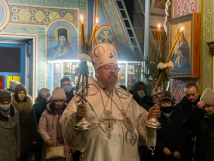 Митрополит Пантелеимон совершил Божественную литургию в Казанском соборе Ачинска