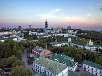 Верующим закрыли доступ к пещерам Киево-Печерской лавры