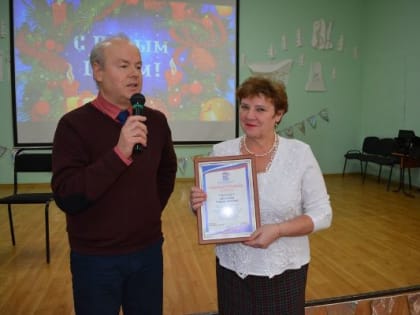 Ветеранов-педагогов Центрального района наградили грамотами от «Единой России»