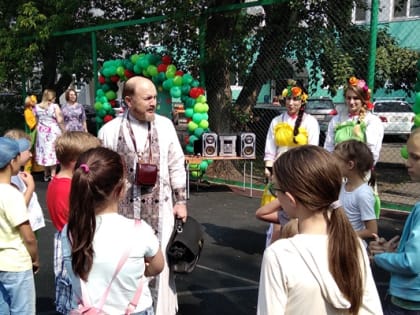 Единороссы Железнодорожного района провели детский дворовой праздник