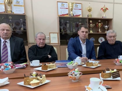 ФК «Енисей» планирует сделать сектор для ветеранов футбола на Центральном стадионе и в манеже