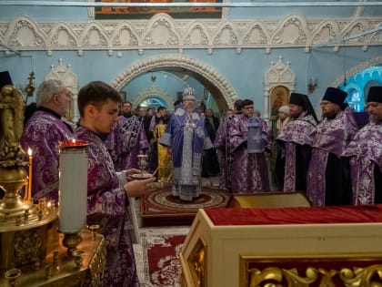 Владыка Пантелеимон совершил всенощное бдение в Покровском кафедральном соборе города Красноярска