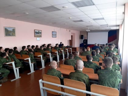 Священник рассказал Ачинским кадетам о Боге