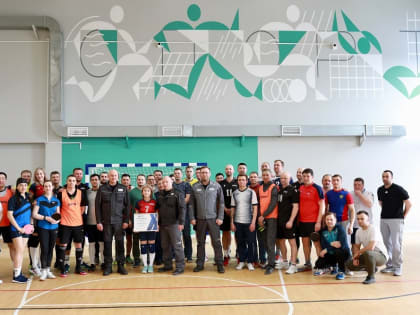 «Йога, мини-футбол и бильярд»: на Надеждинском металлургическом заводе в Норильске открылся физкультурный комплекс