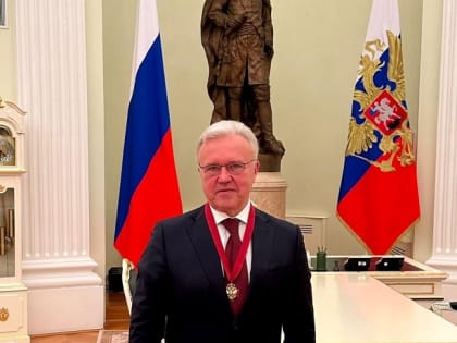 Александр Усс получил награду из рук президента