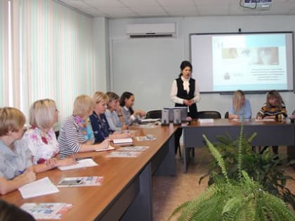 В Краевой школе приемных родителей состоялся семинар-практикум для специалистов органов опеки и попечительства