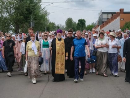 Более 2 тысяч верующих совершили крестный ход по Красноярску