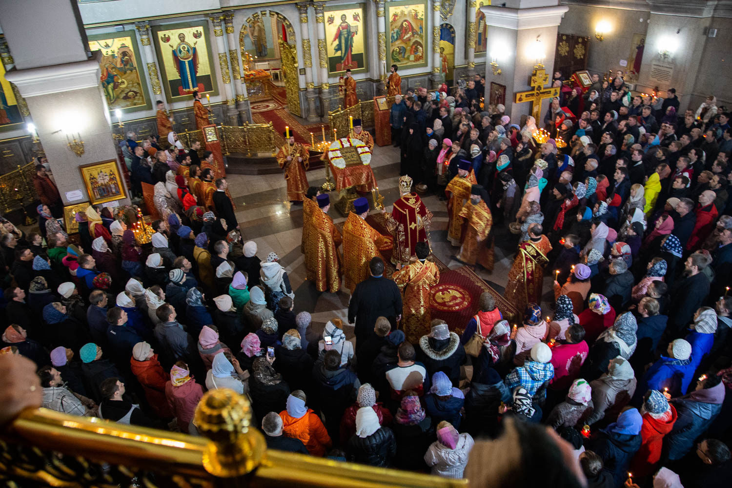 В церковь можно сейчас. Церковное богослужение – Пасхальная литургия. Пасхальная заутреня богослужение. Пасхальная служба в церкви в Молдове. Пасха храм.