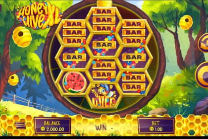 Honey Hive XL gameplay image