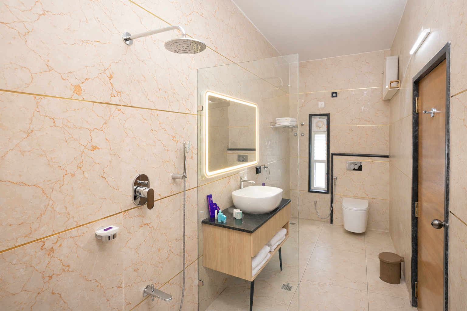 Premium Suite Room - Image 8