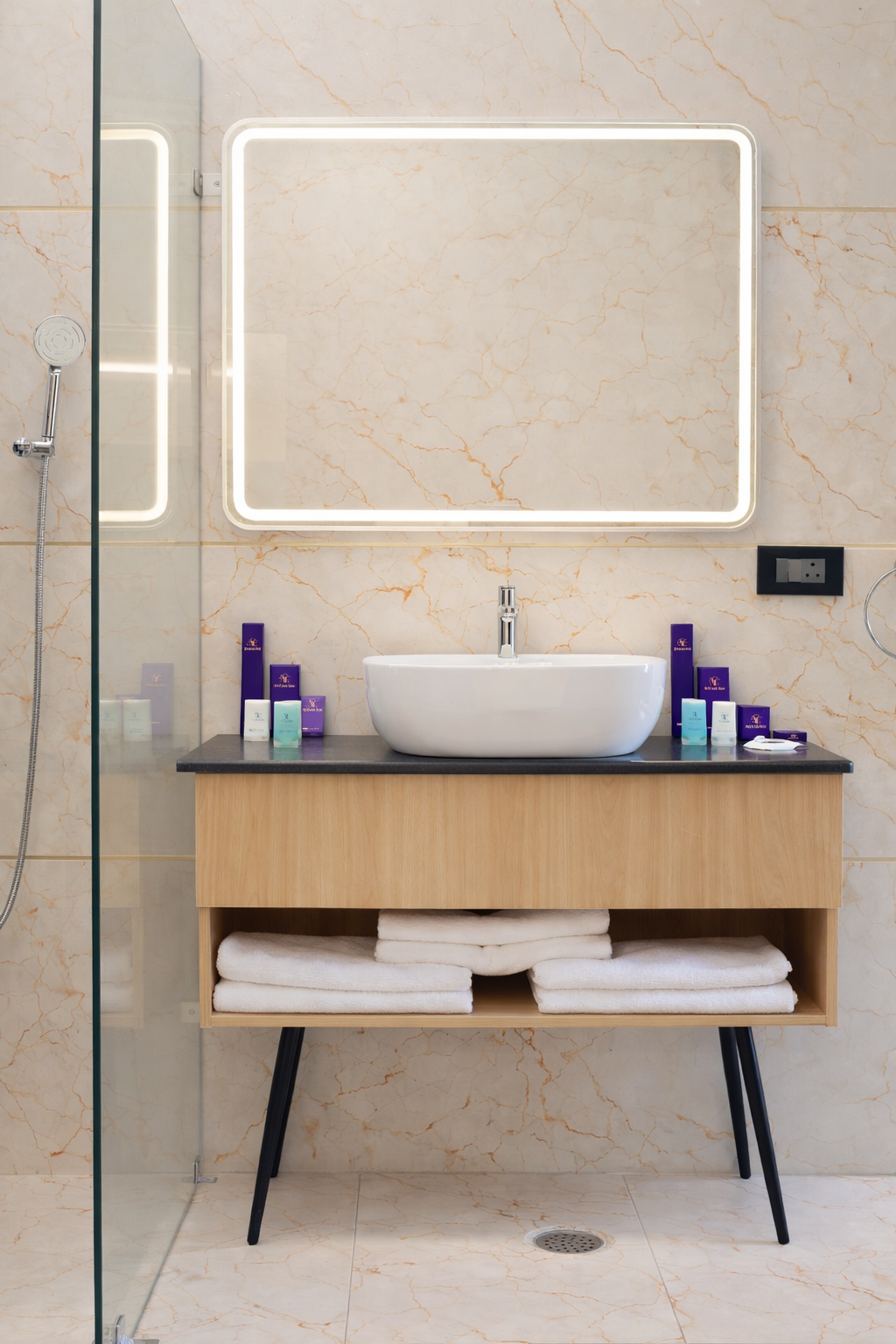 Premium Family Suite - Image 9