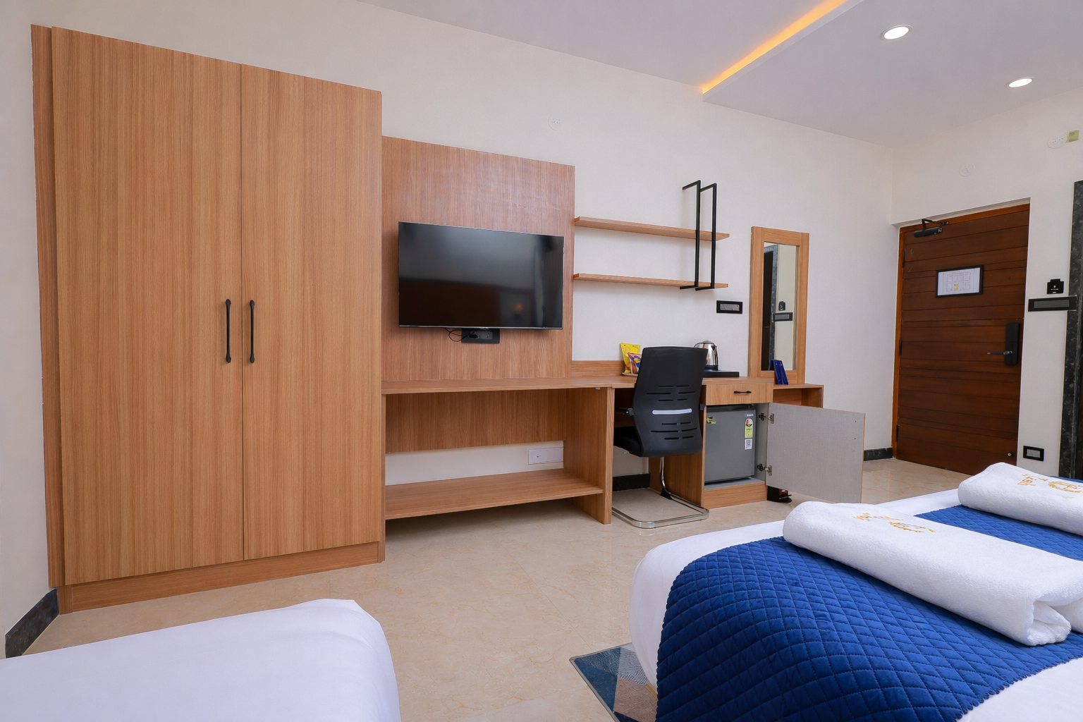 Triple Deluxe Room - Image 5