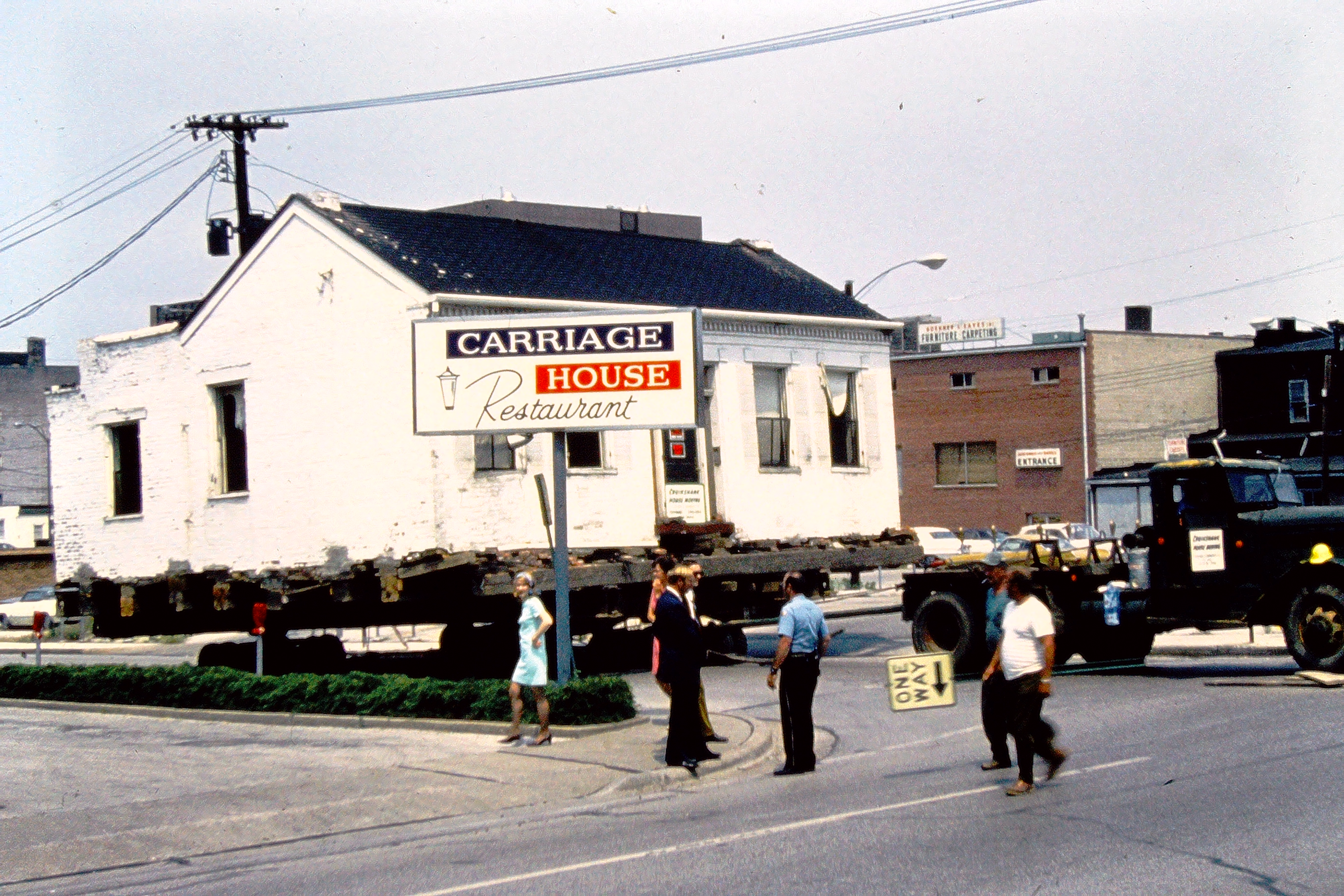 The Emma Kunz House during its move from 124 E. Washington to 602 Fulton Street