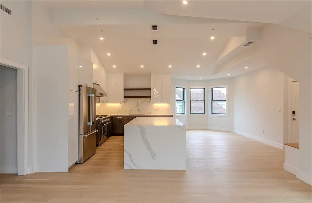 Penthouse Condo open floor plan and high ceilings in Washington DC