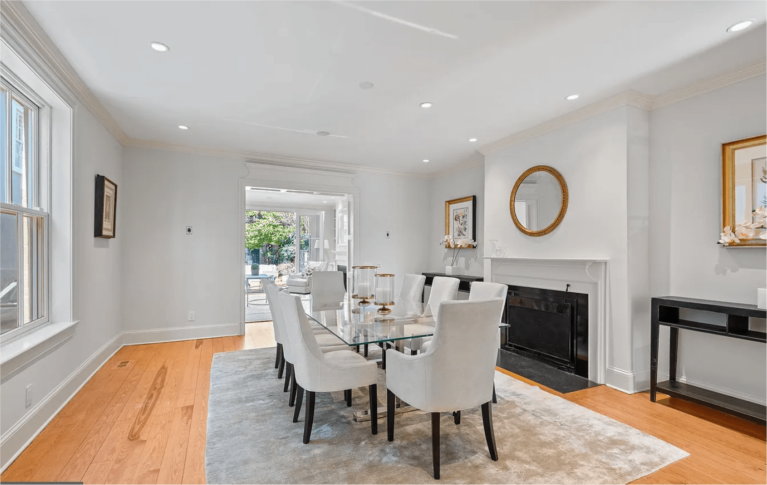 Timeless Charm Residence — spacious rooms and refined details in Washington DC