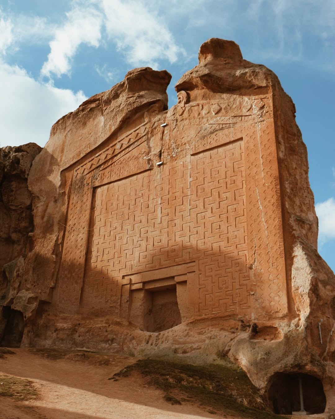 Yazılıkaya Midas Anıtı