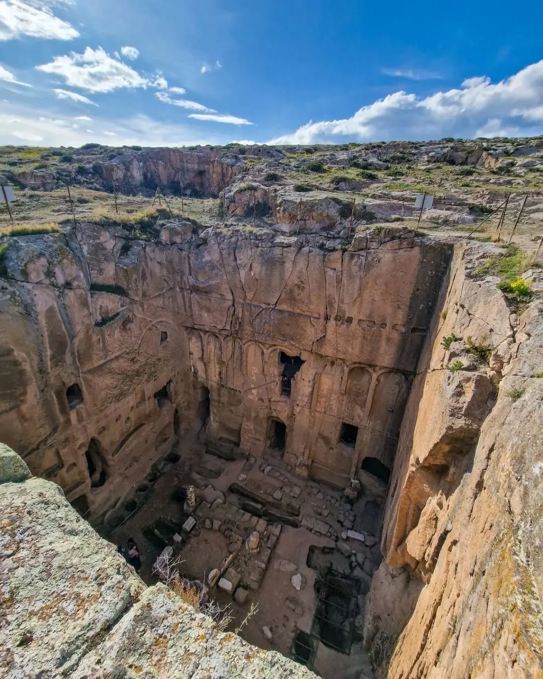 Gümüşler Manastırı