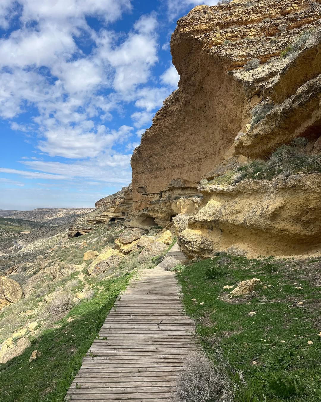 Manazan Mağaraları