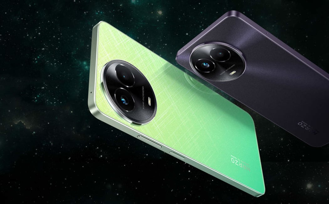 realme 15 Series 5G Lands in Pakistan — AI Edit Genie, Triple 50MP Cameras & Slim 7000mAh Battery