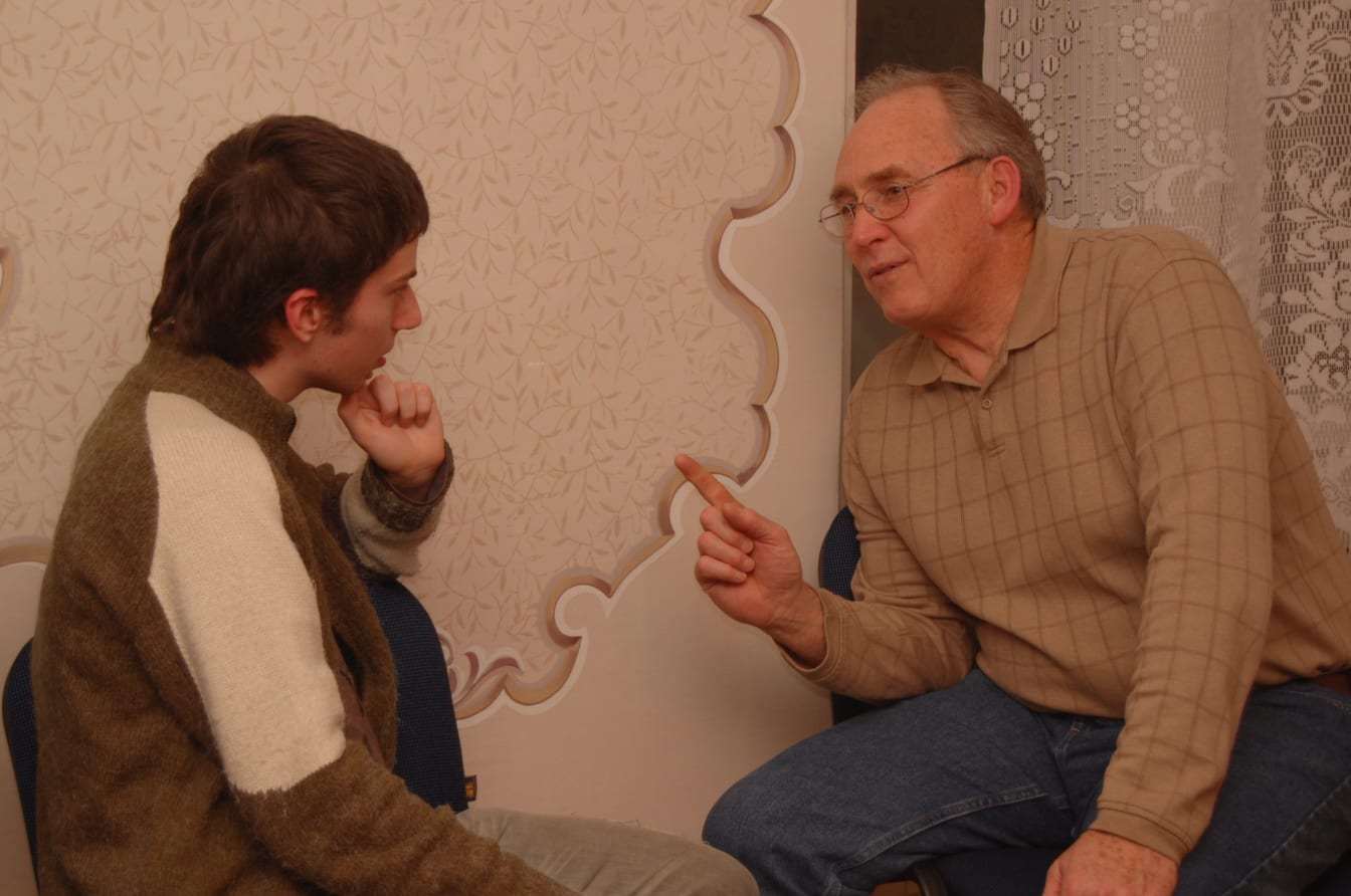 An engaging English discussion between Jessie and Igor.