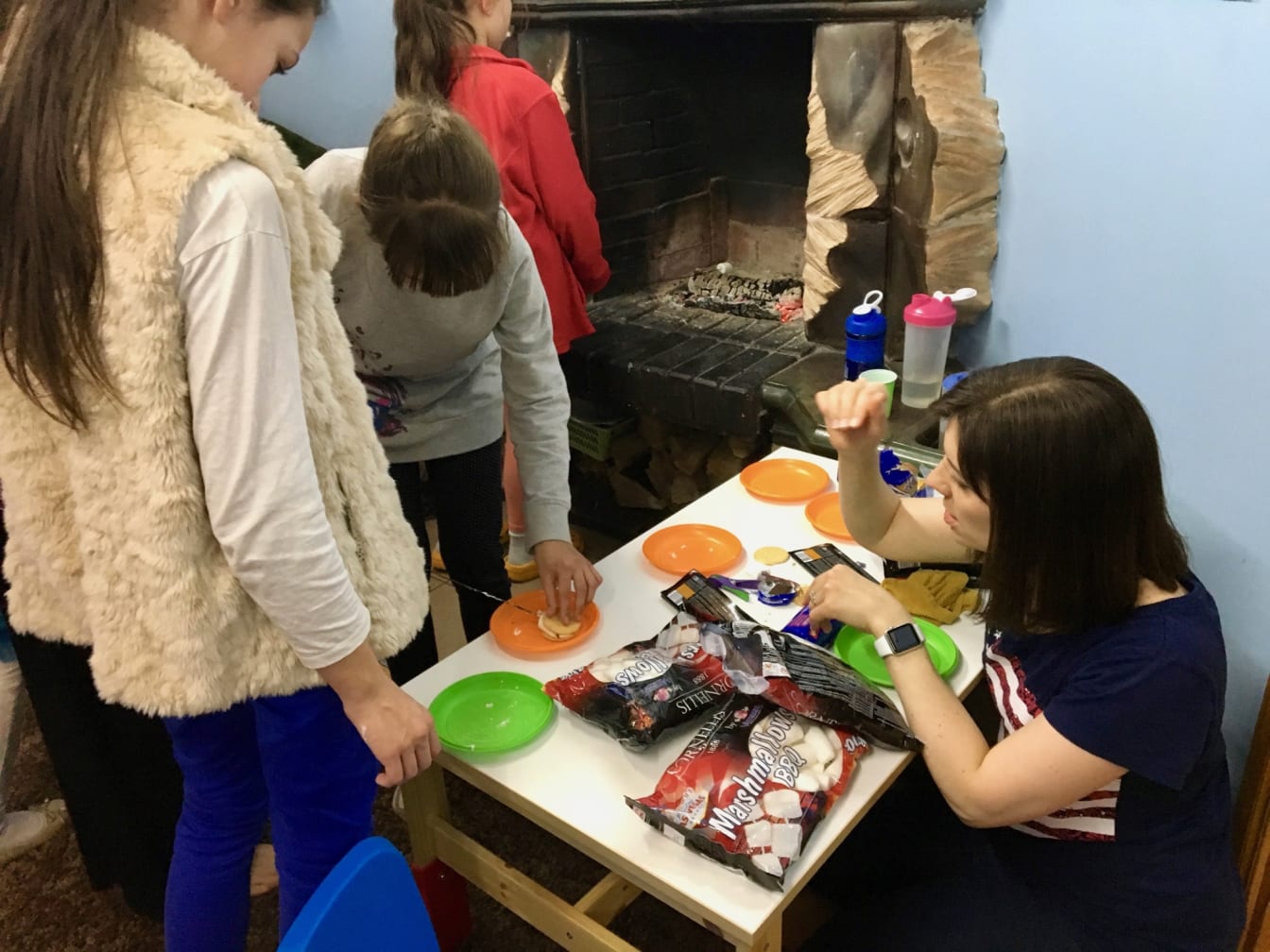 Last but certainly not least, it was time to make smores! Roasting marshmallows over the fire proved a fun way to wrap up the afternoon.