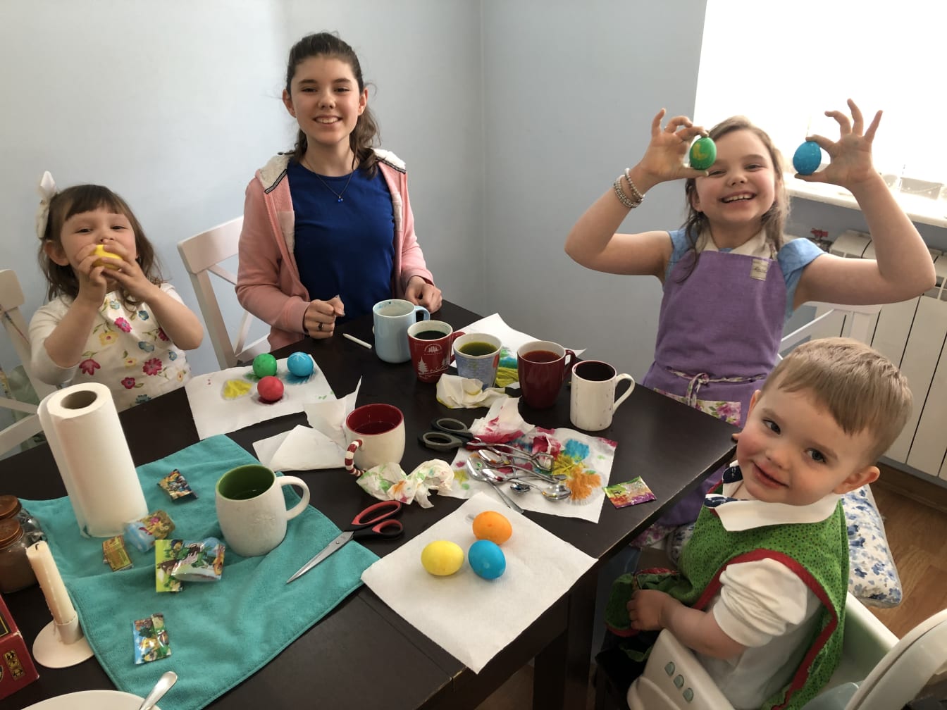 Trying not to dye anything but eggs. 😇