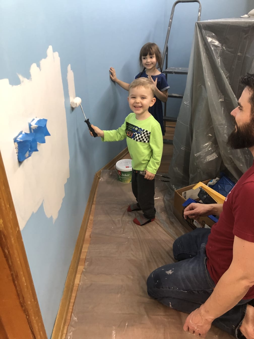 “Look, Mom, I’m painting!”