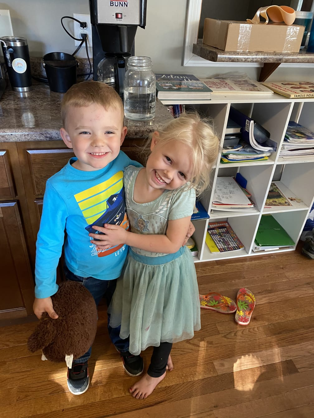 Little friends, David, and Violet Thompson.